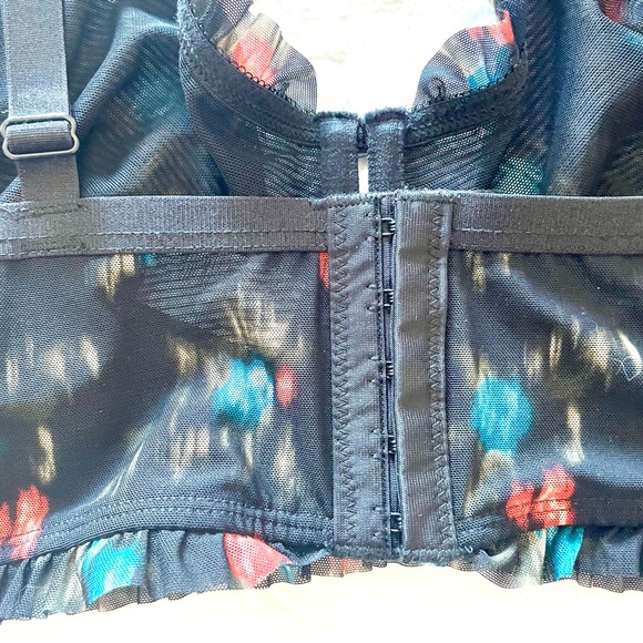 Torrid Sweet Ikat Black Floral Mesh Ruffle Underwire Bralette Size 3X NWT - Picture 14 of 14
